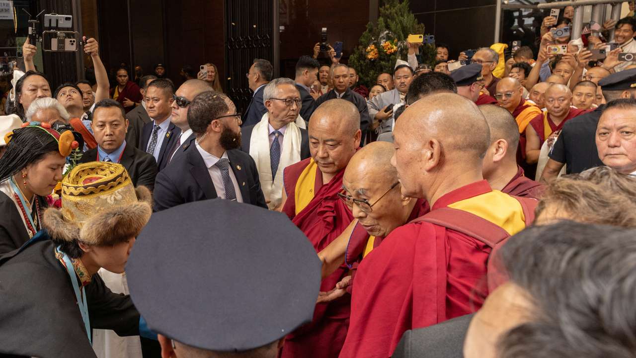 Tibetan spiritual leader, the Dalai Lama, arrives in New York