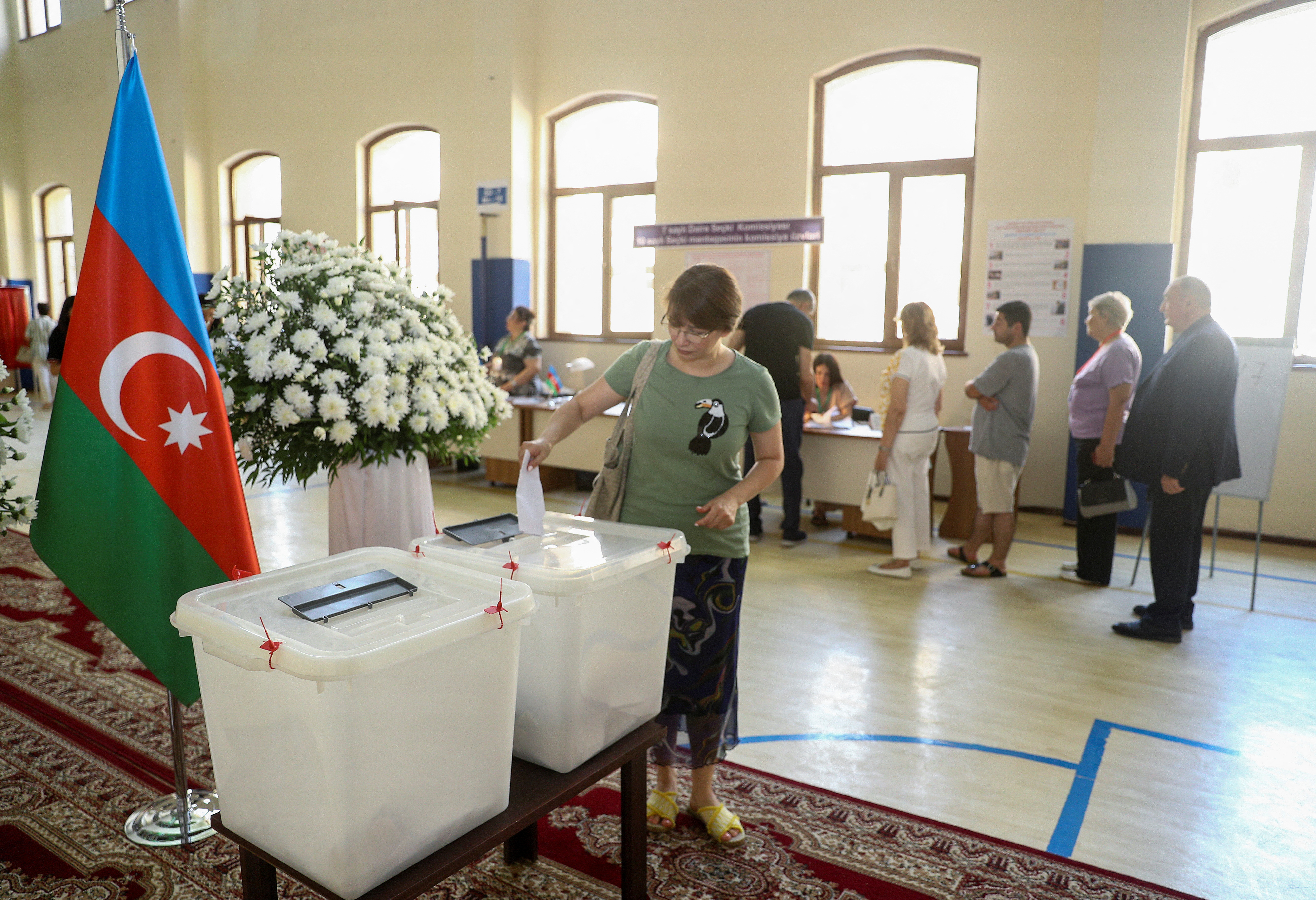 Azerbaijan holds snap parliamentary election