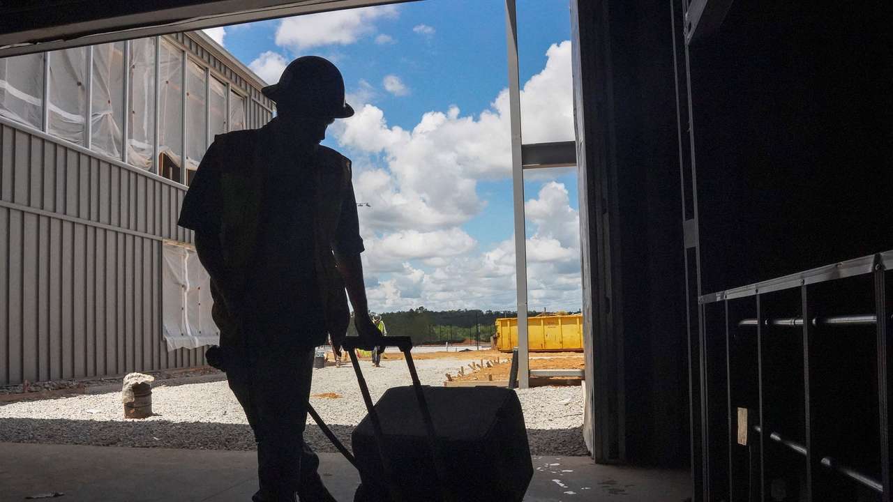 Construction site facing shortages of migrant workers due to the pace of ICE raids