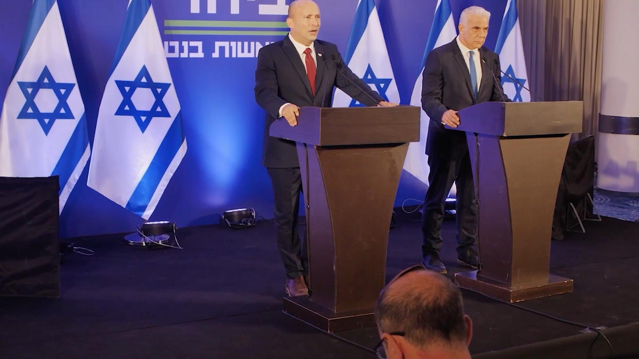 Former Israeli prime ministers unite to challenge Netanyahu in upcoming elections