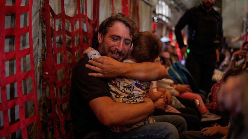 Greek and Greek Cypriot citizens are evacuated from Beirut