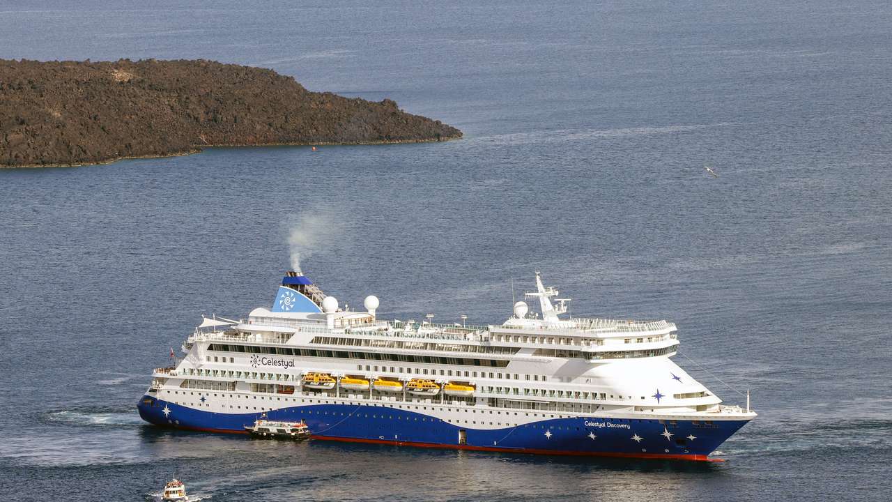Santorini welcomes first cruise ship of season after February's increased seismic activity