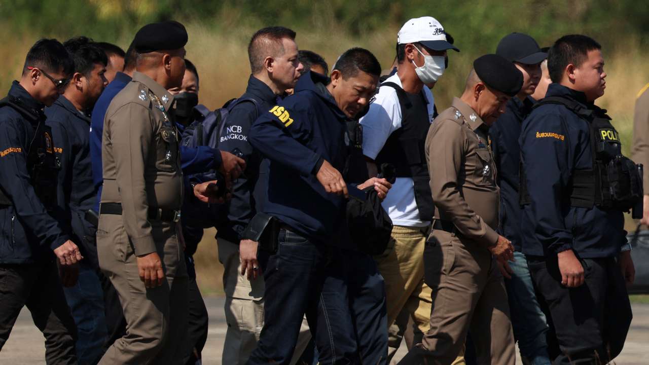 Ekalak Paenoi, a suspect in the assassination of a former politician with now-dissolved Cambodia National Rescue Party (CNRP) Lim Kimya, 74, arrives in Thailand