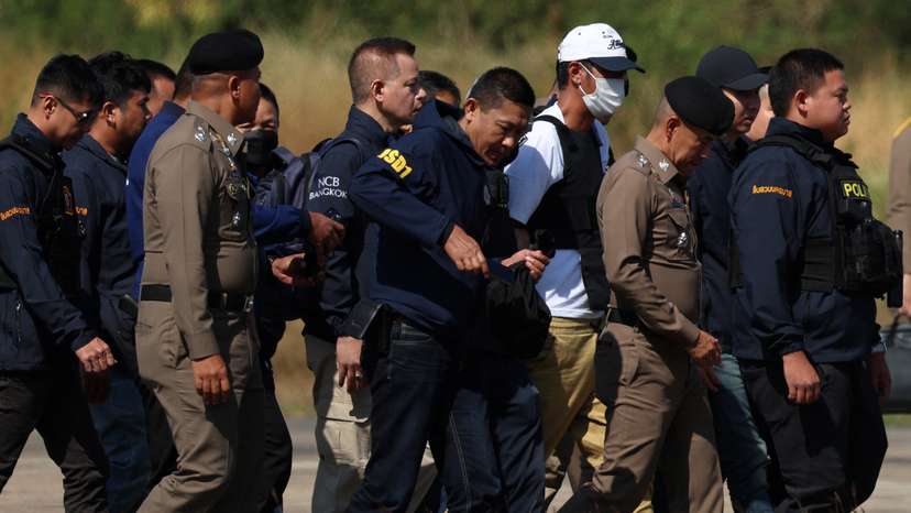 Ekalak Paenoi, a suspect in the assassination of a former politician with now-dissolved Cambodia National Rescue Party (CNRP) Lim Kimya, 74, arrives in Thailand