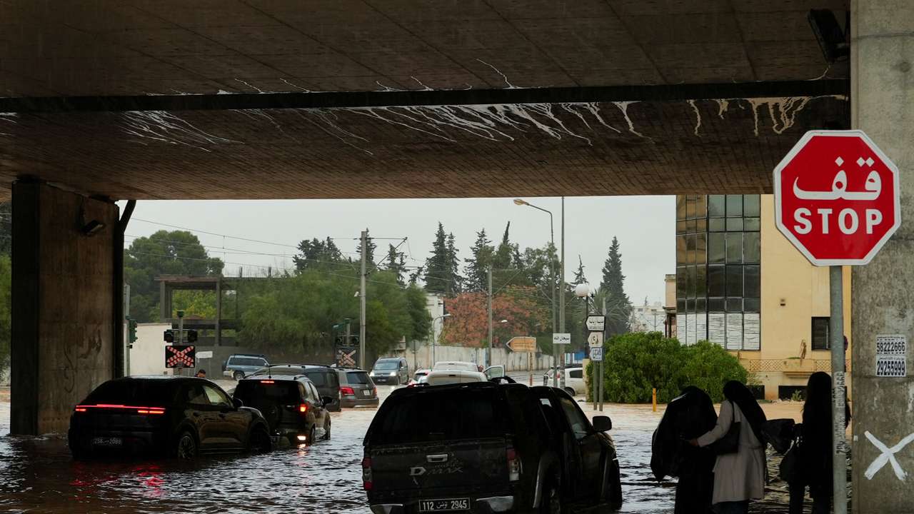 Torrential rains hit Tunis