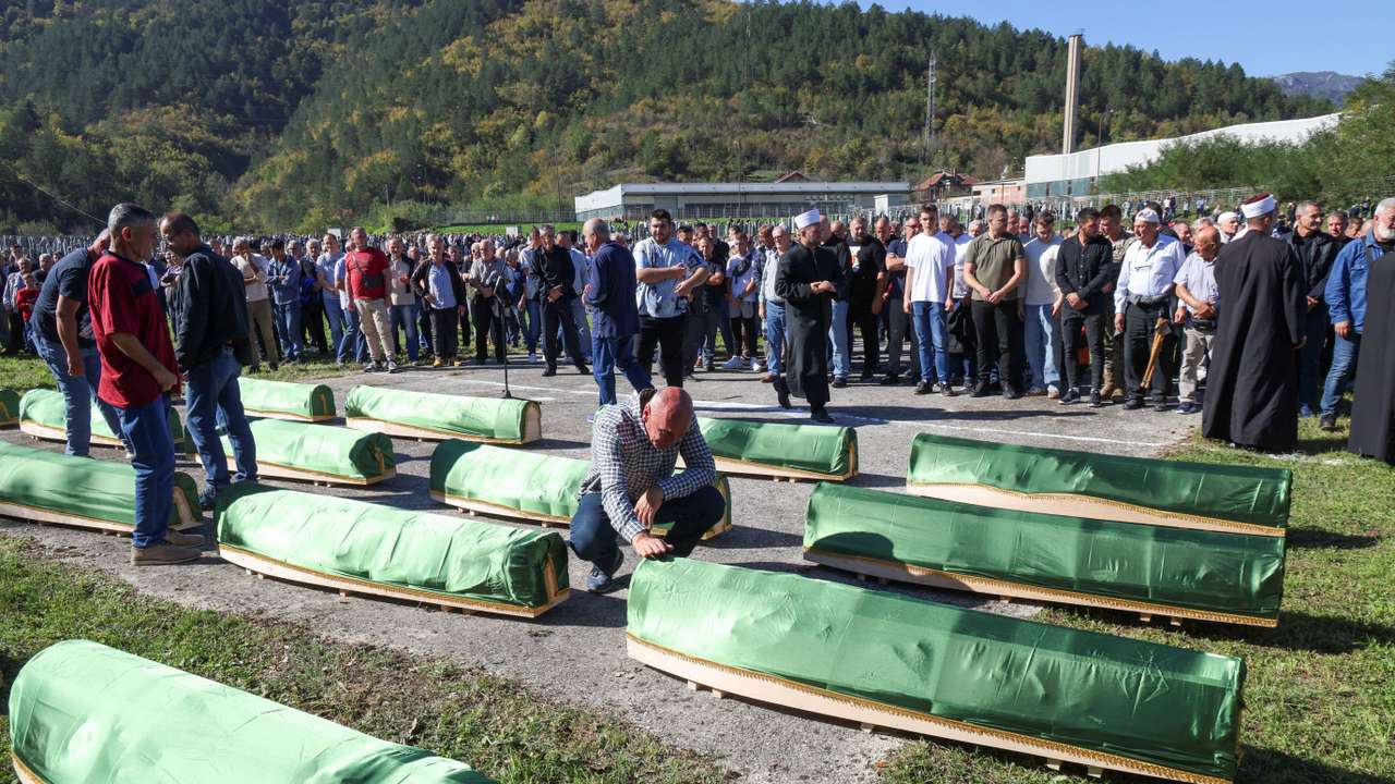Collective funeral for flood victims in the southern Jablanica area