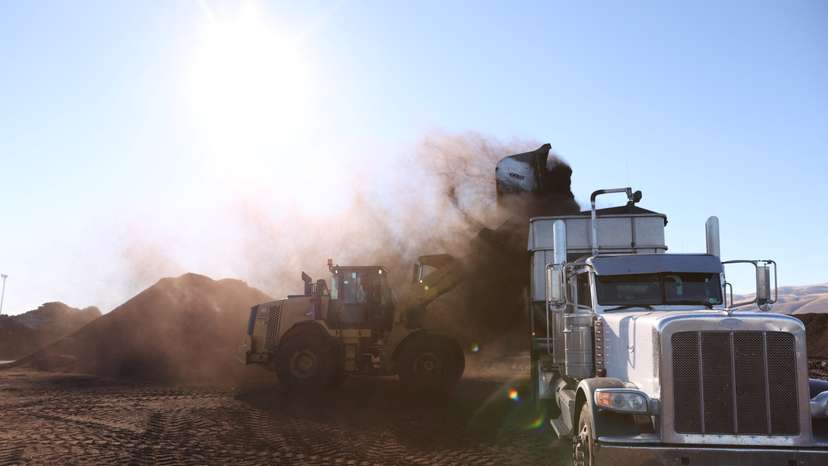 FILE PHOTO: Nations including U.S. making little progress on a big climate problem: food waste