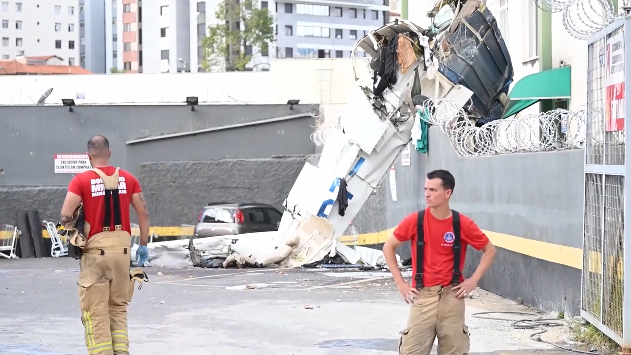 Plane crash into building leaves dead in Brazil