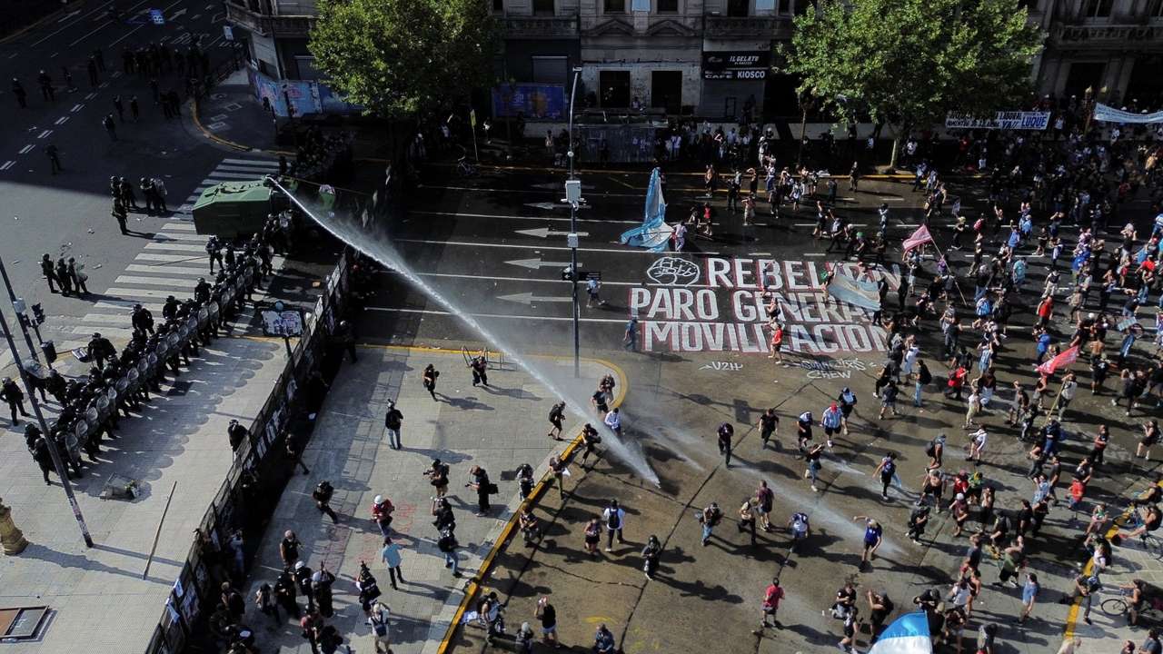 Argentine lawmakers debate labor reforms amid protests, in Buenos Aires