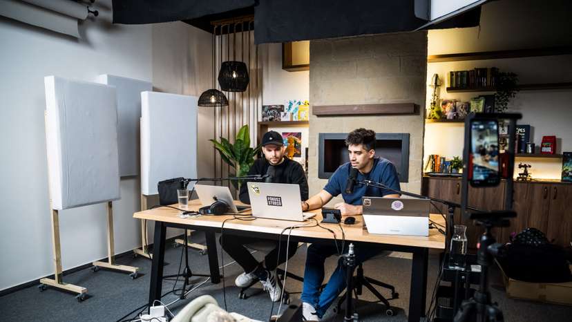 Hungarian YouTubers challenge Orban's media dominance