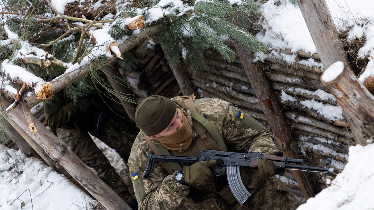 Ukrainian troops train in Poland for harsh winter warfare