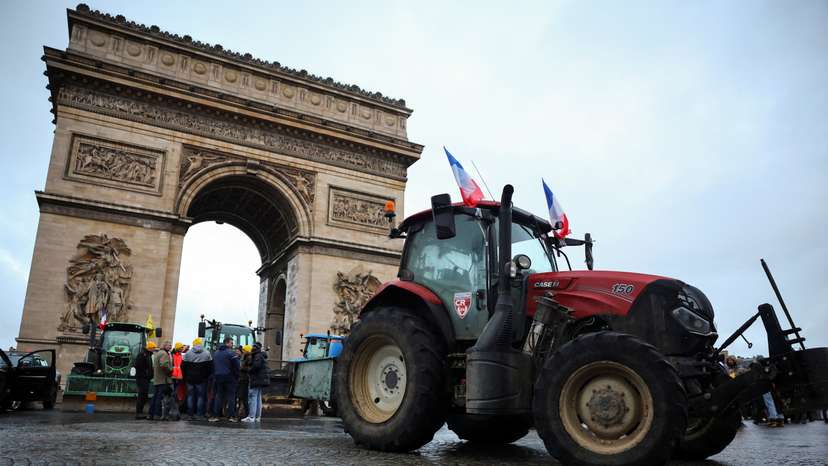 Protest against the government's handling of the EU-Mercosur free trade agreement and the handling of the lumpy skin disease outbreak, in Paris
