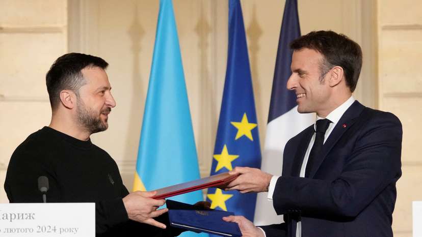French President Macron meets Ukraine's President Zelenskiy in Paris