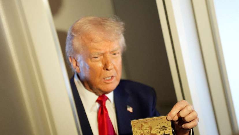 El presidente de EE.UU., Trump, viaja a Florida.
