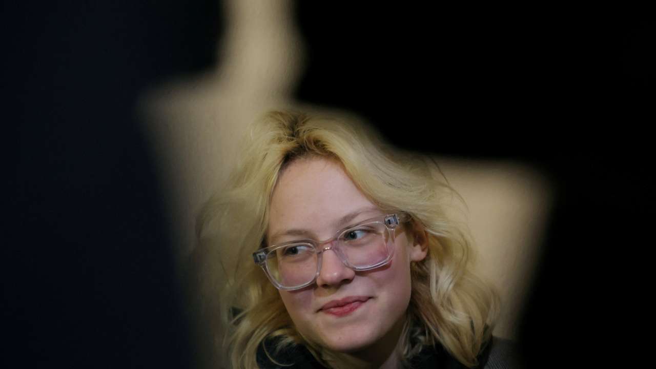 Street musician Naoko appears in St. Petersburg court