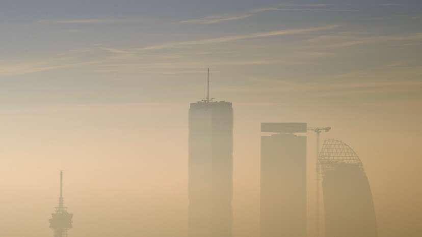Fog and smog in Milan