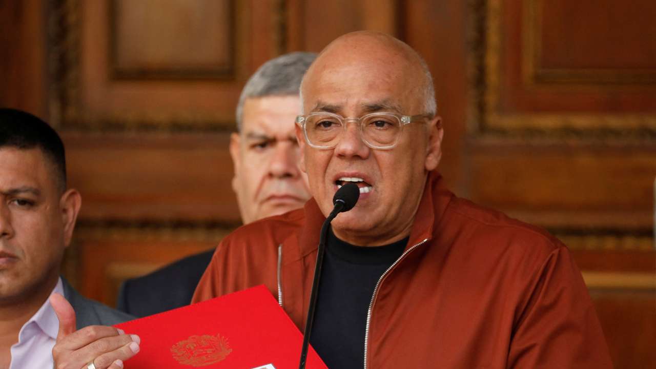 Venezuela's top lawmaker says oil reform will add partnership model