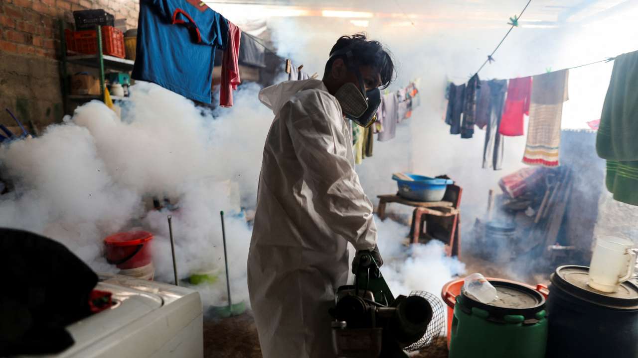 Fumigation against the dengue outbreak in Lima