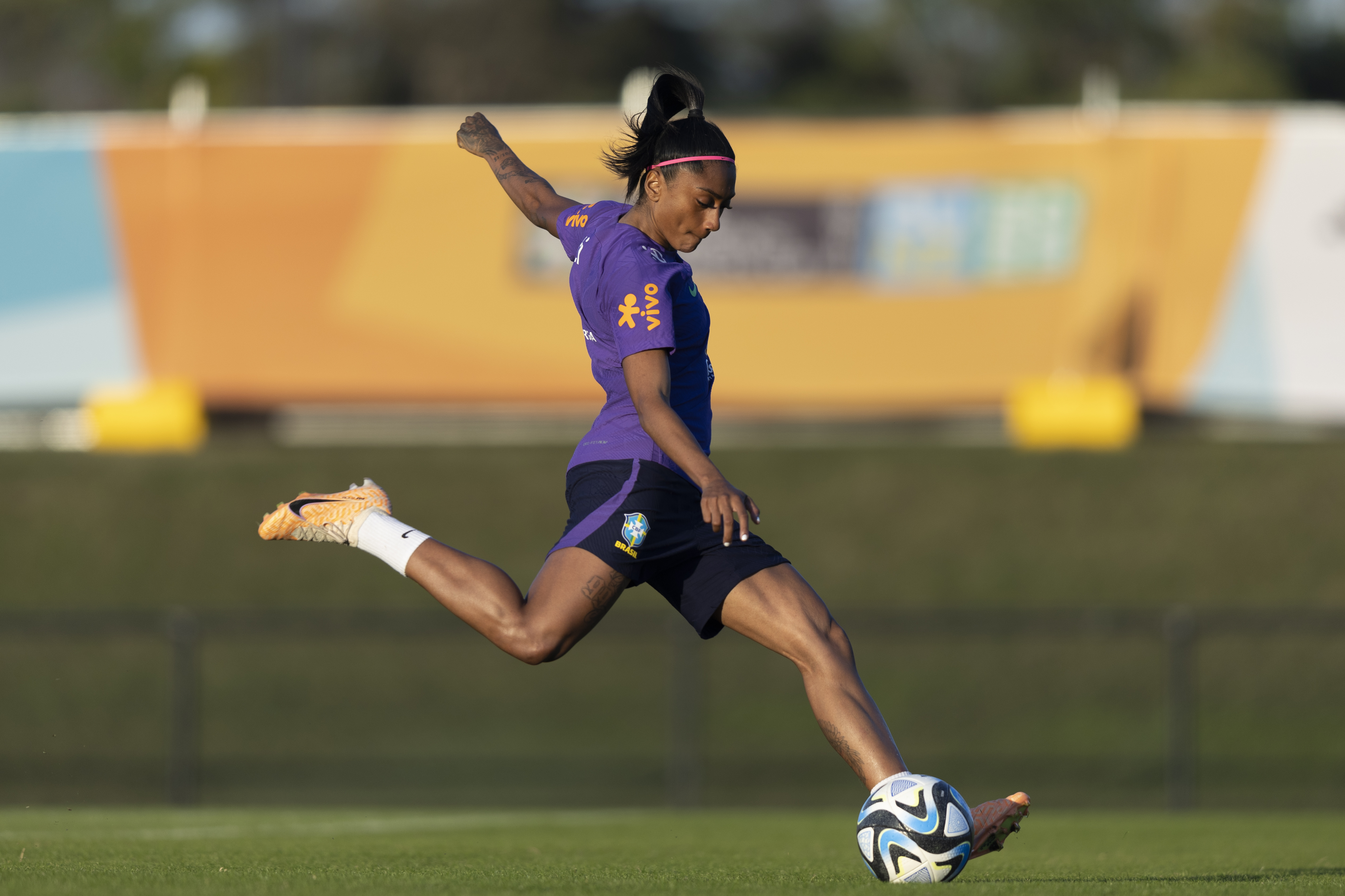 Kerolin durante treino da Seleção Brasileira Feminina 