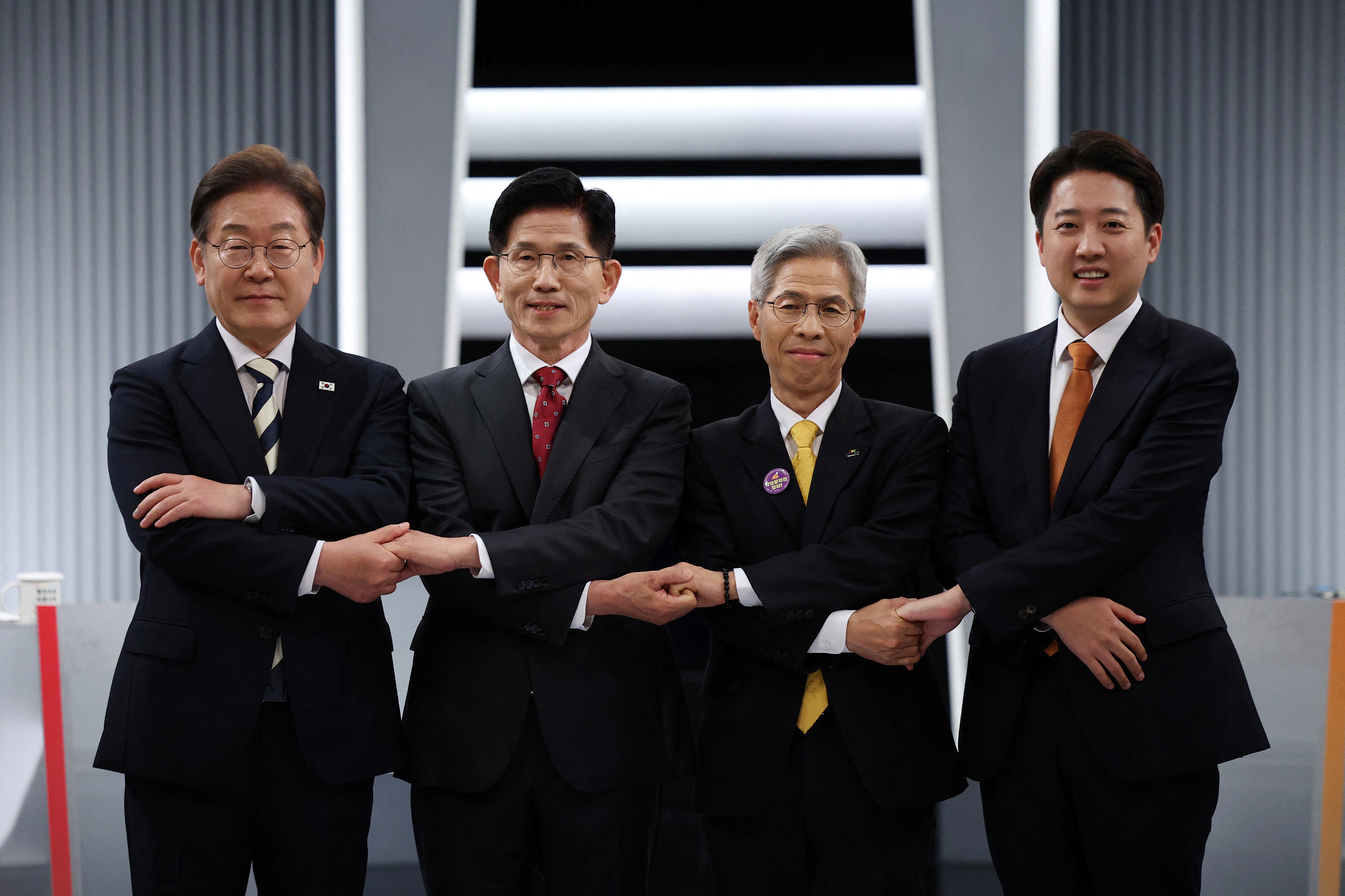 South Korea presidential debate on demographics, climate change
