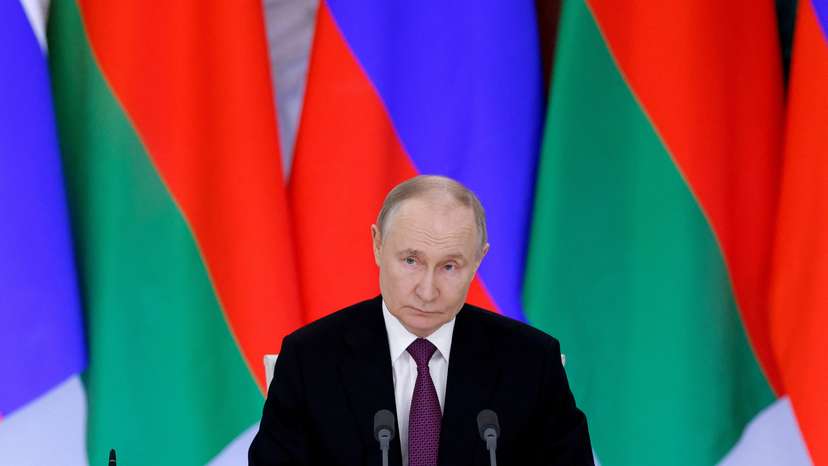 Russia's President Putin and Belarus' President Lukashenko meet in Moscow