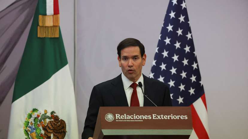 U.S. Secretary of State Marco Rubio and Mexico's Foreign Minister Juan Ramon de la Fuente attend a press conference, in Mexico City