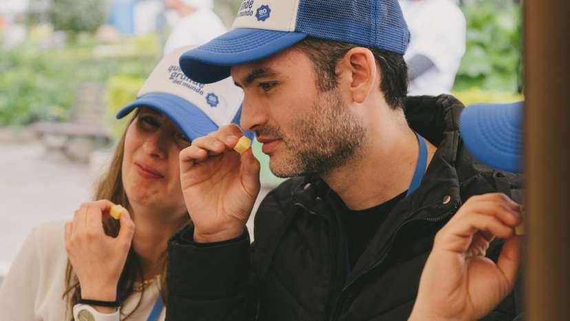 largest-cheese-tasting-event-smelling-cheese_guiness world record