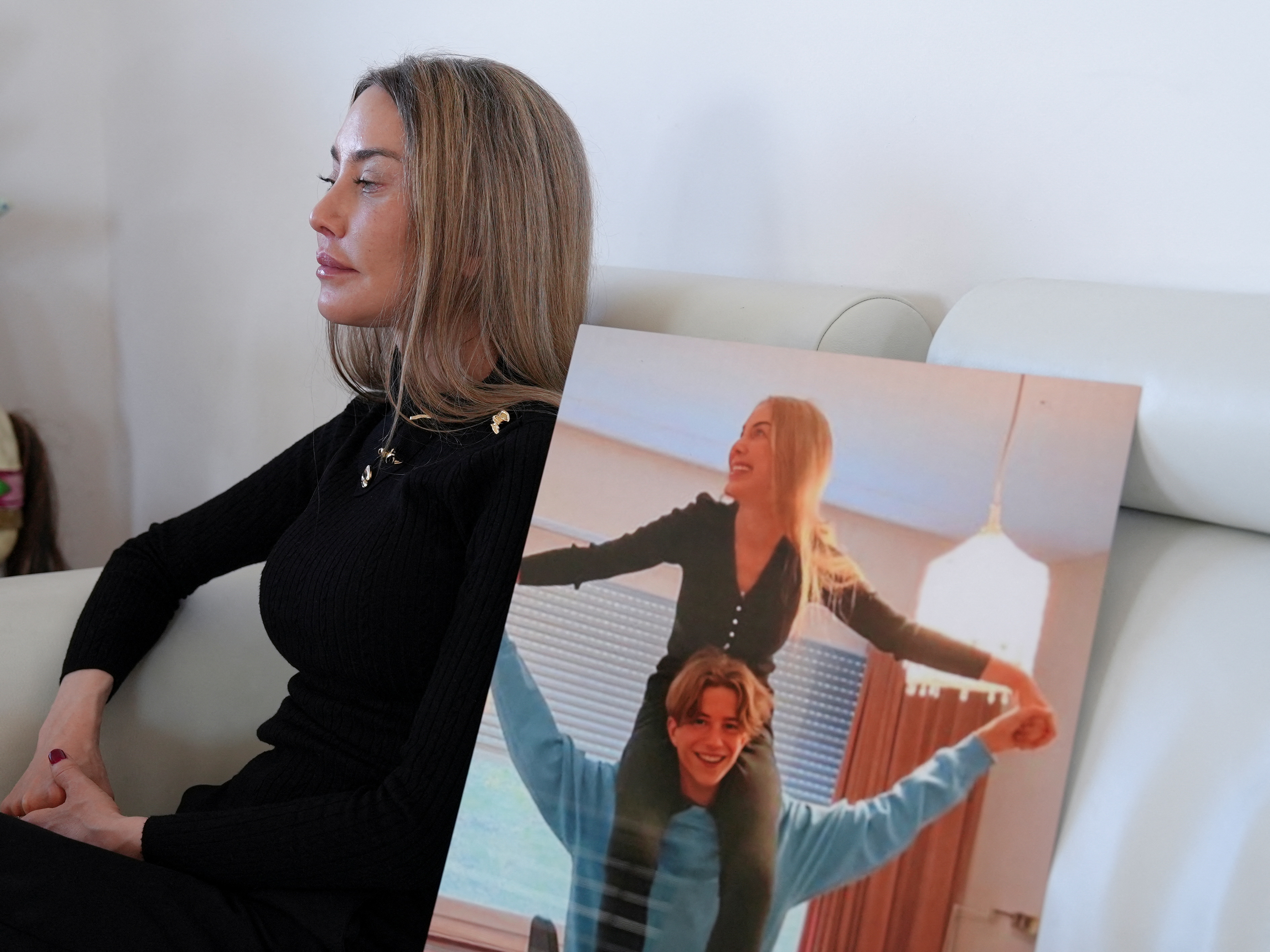 Parents of 17-year-old Trystan Pidoux, who died in the bar fire at the Swiss ski resort of Crans-Montana last month, give an interview in Pully