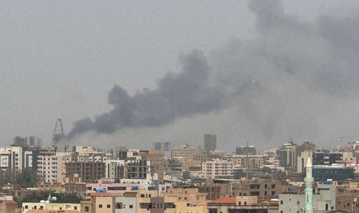 FILE PHOTO: Plumes of smoke rise during clashes between the paramilitary Rapid Support Forces and the army in Khartoum