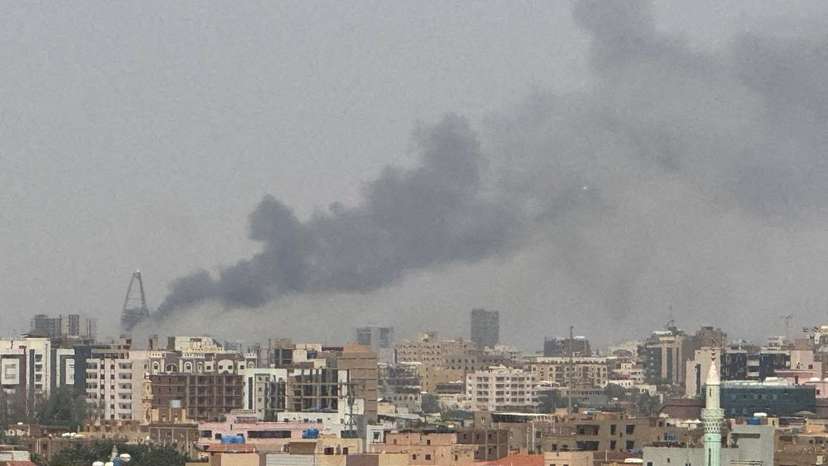 FILE PHOTO: Plumes of smoke rise during clashes between the paramilitary Rapid Support Forces and the army in Khartoum