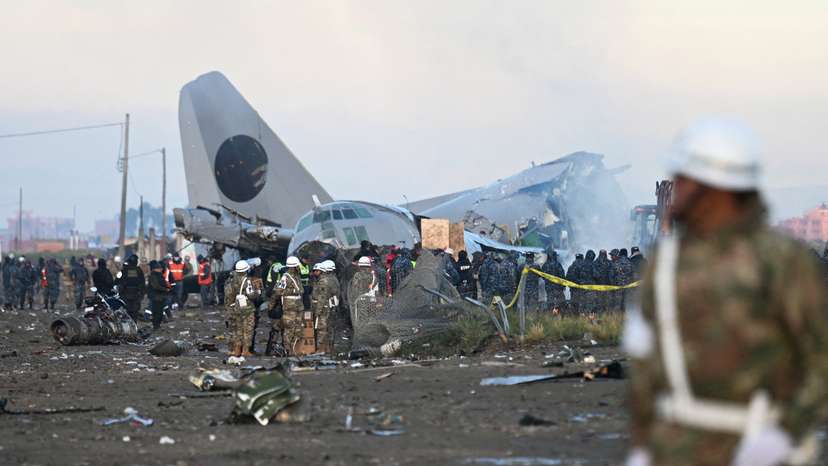 Aftermath of Bolivian military plane crash in El Alto