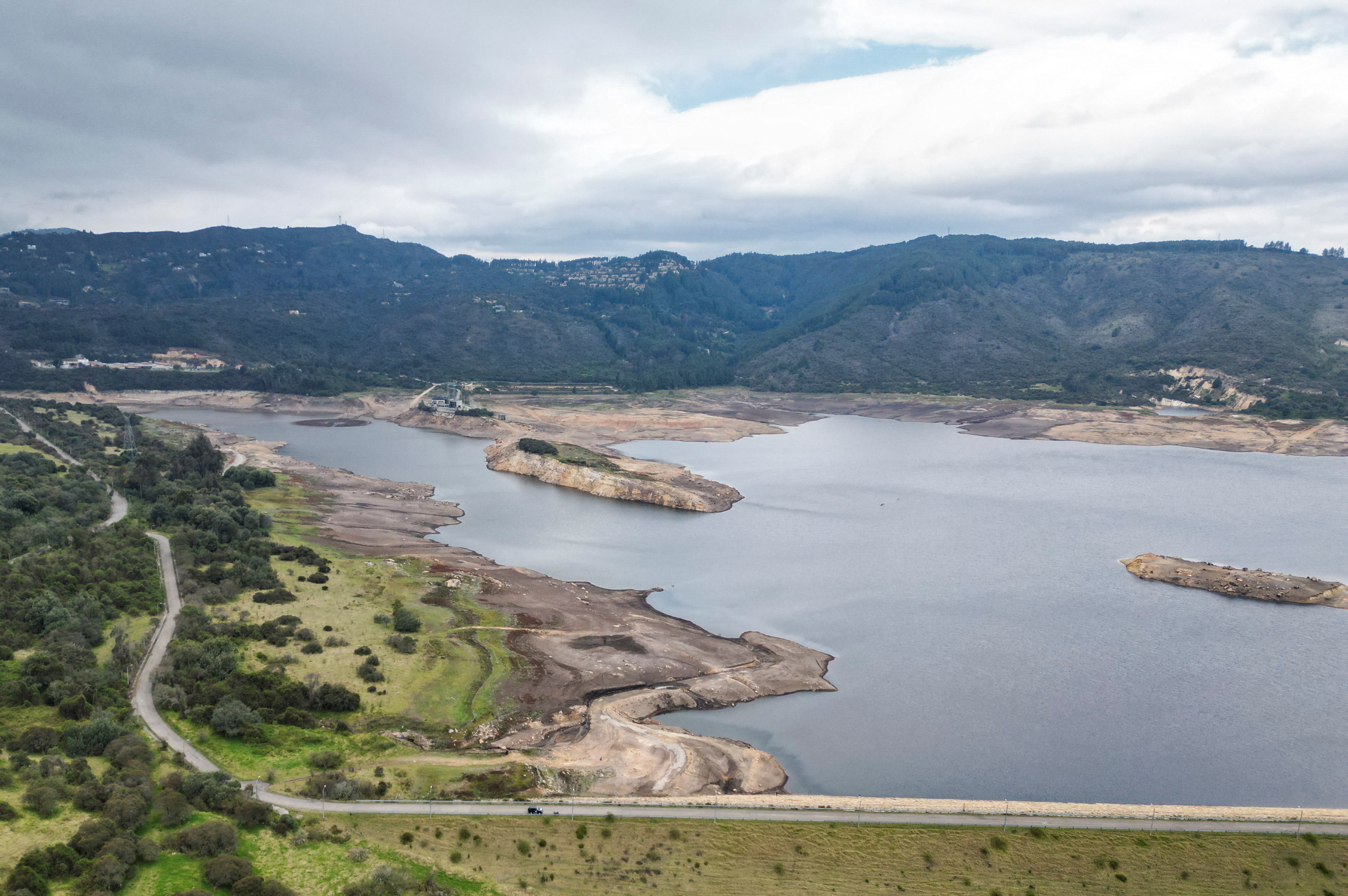 Drought in the San Rafael reservoir in La Calera