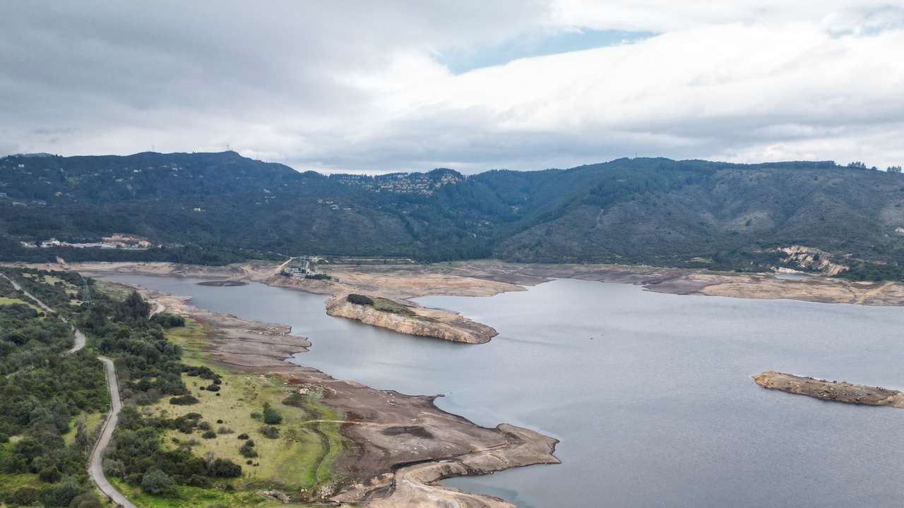 Drought in the San Rafael reservoir in La Calera