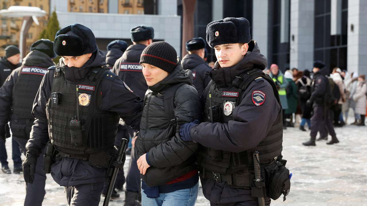 Activists demand return of Russian mobilised soldiers from Ukraine front