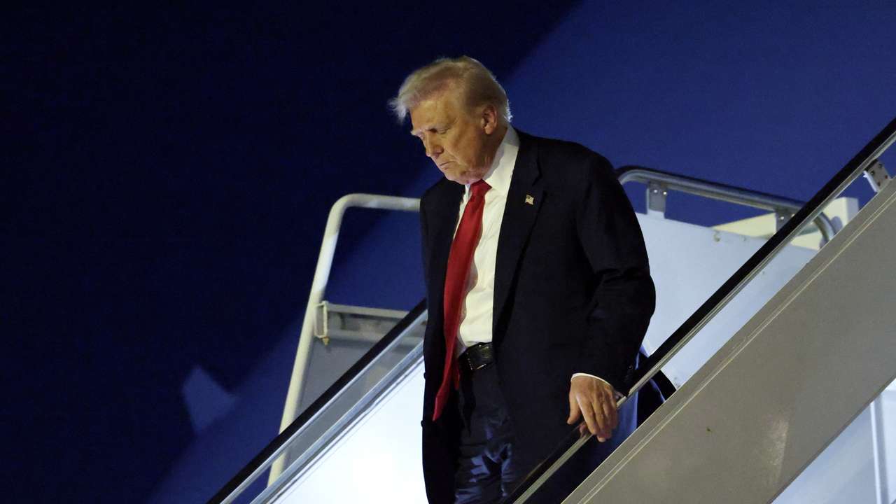 Trump arrives in West Palm Beach, Florida