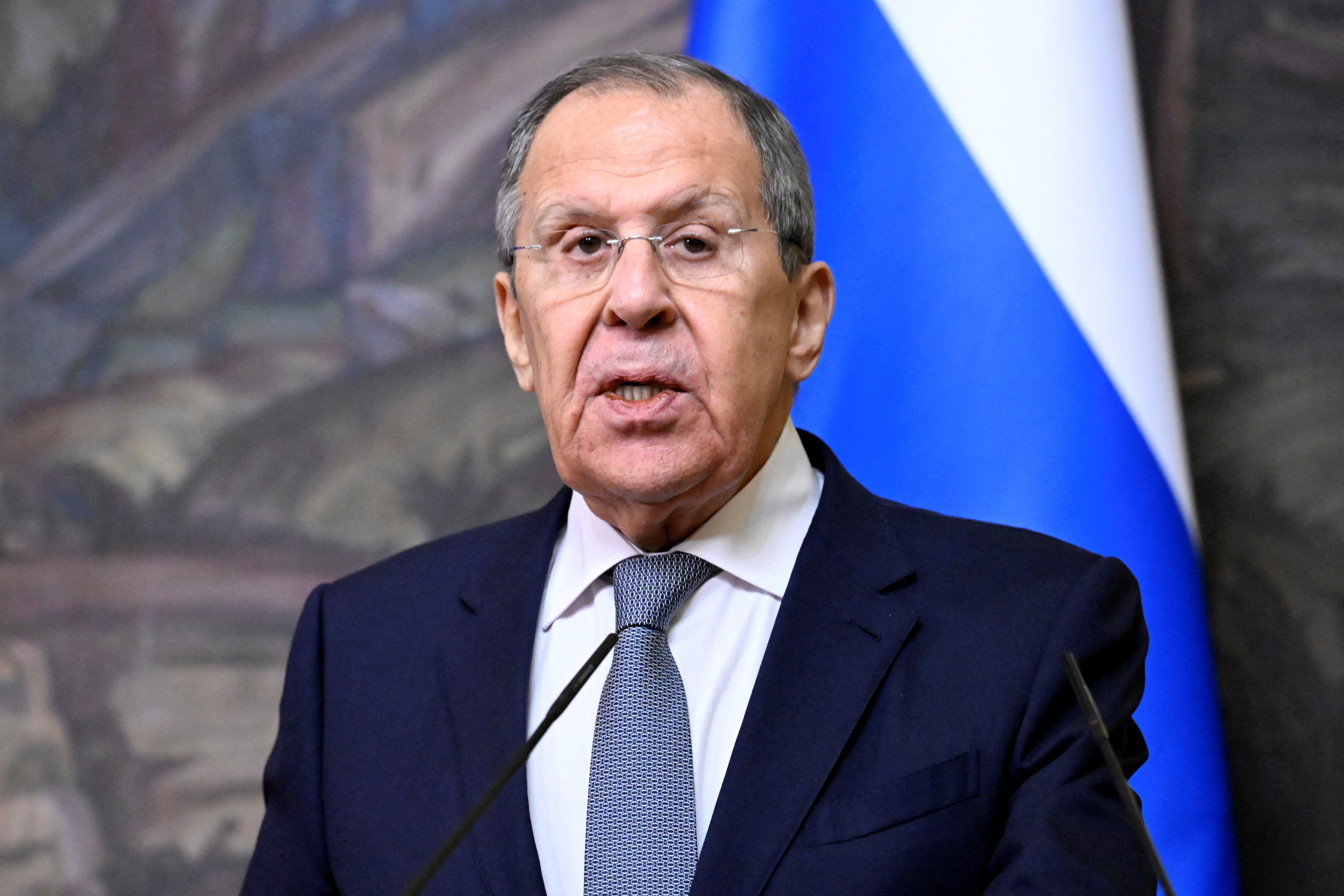 Russian Foreign Minister Sergei Lavrov and Armenian Foreign Minister Ararat Mirzoyan meet in Moscow
