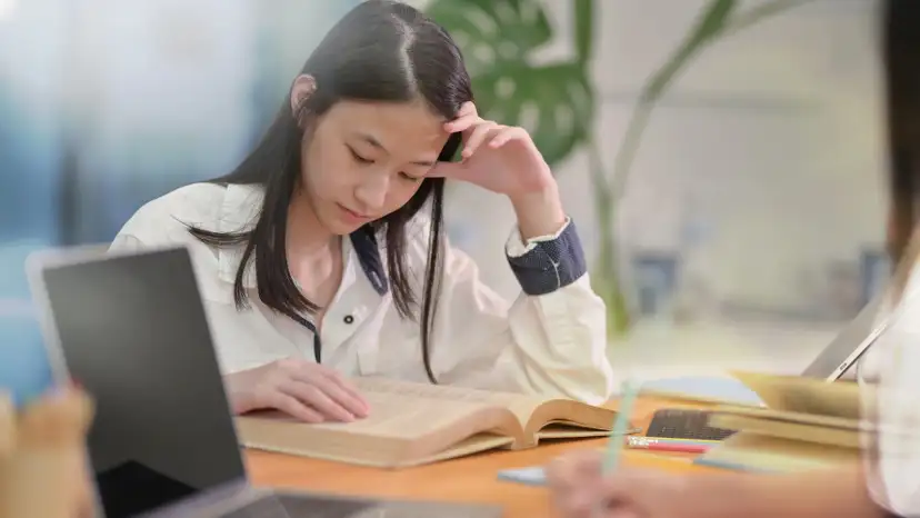 Depositphotos_Leitura-Asia