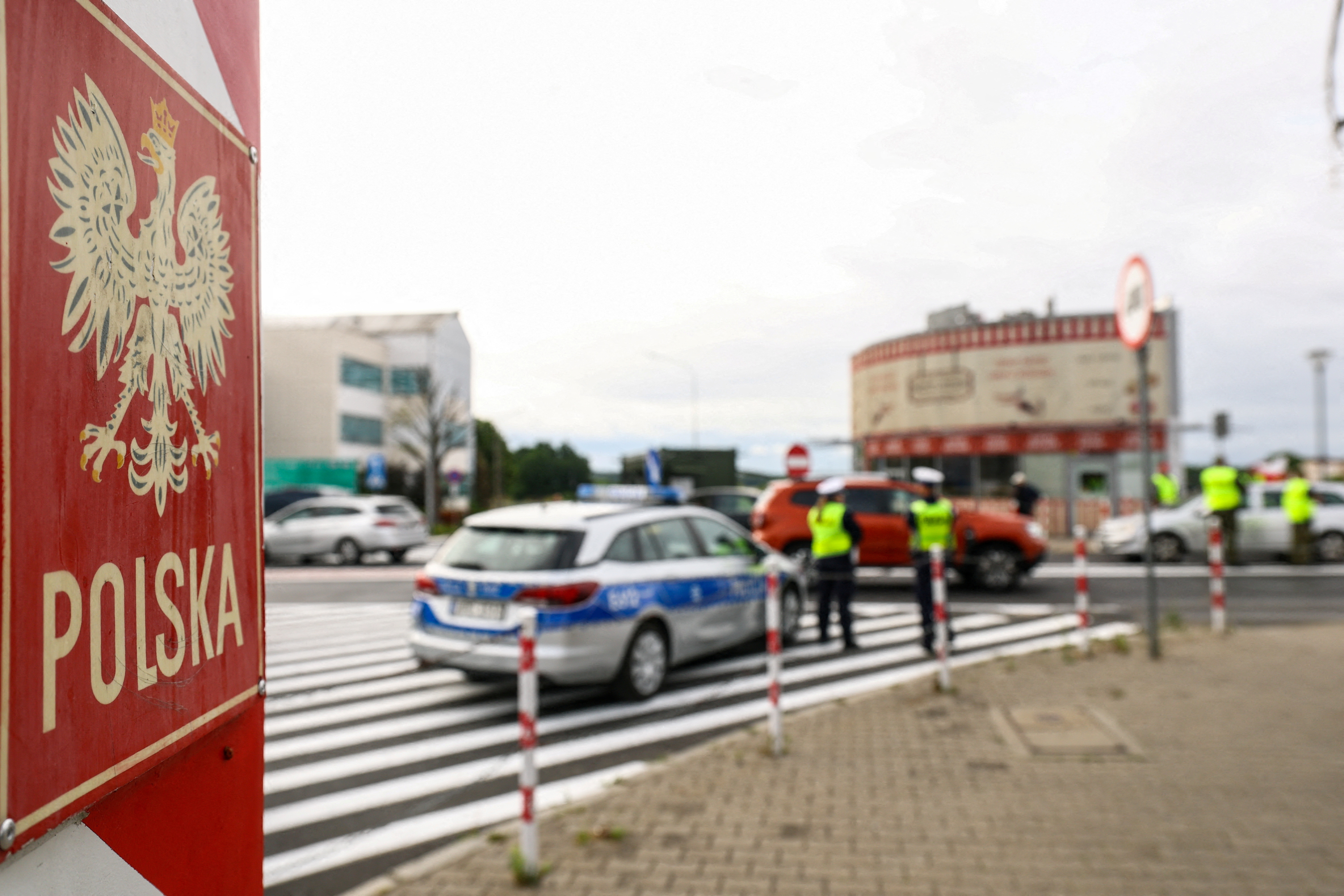 Poland to start controls on borders with Germany, Lithuania over migration near Frankfurt Oder, in Slubice