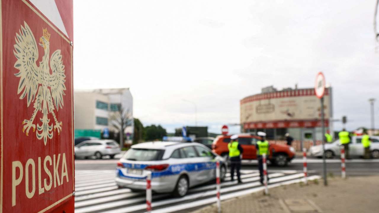 Poland to start controls on borders with Germany, Lithuania over migration near Frankfurt Oder, in Slubice