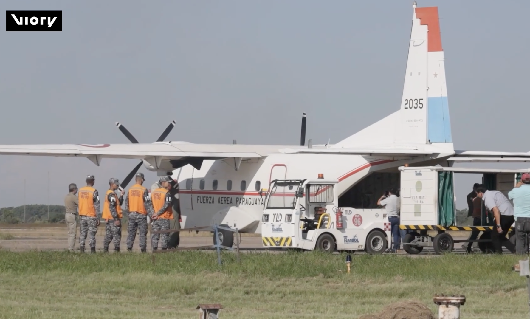 First humanitarian aid flights from Paraguay arrive in Bolivia amid blockade crisis