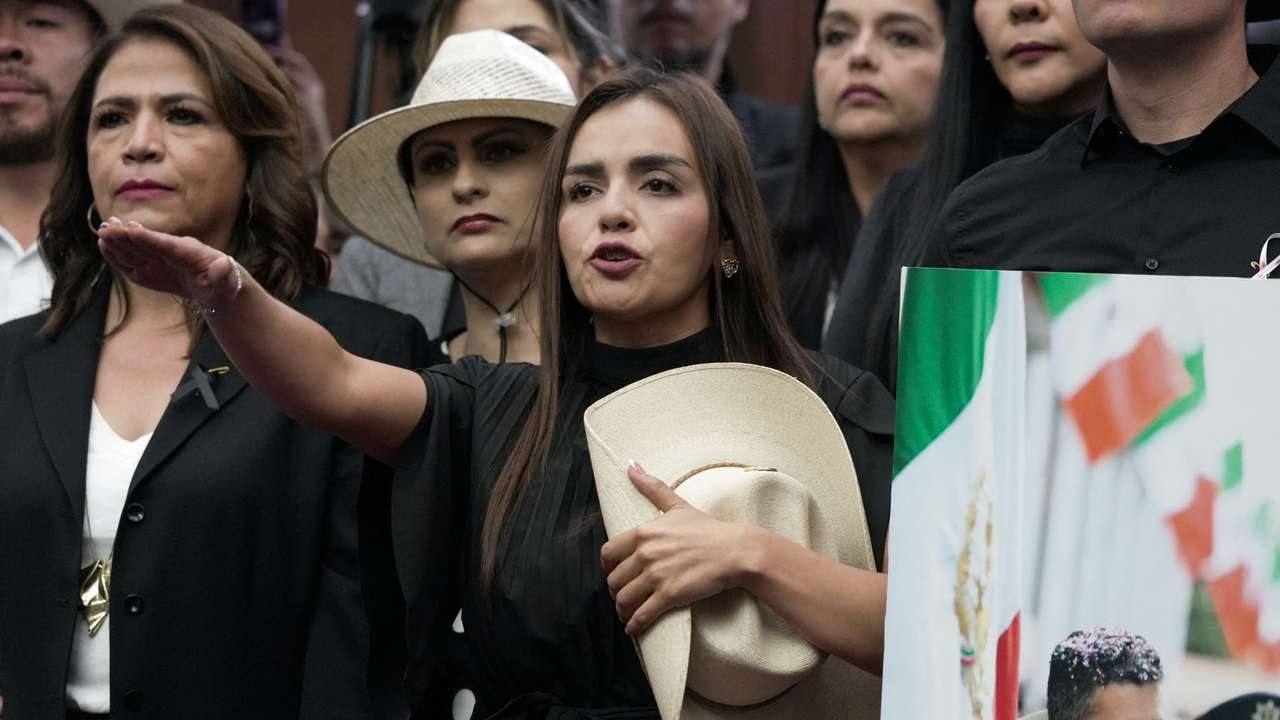 Wife of assassinated Mexican mayor assumes his office, vows to fight cartels