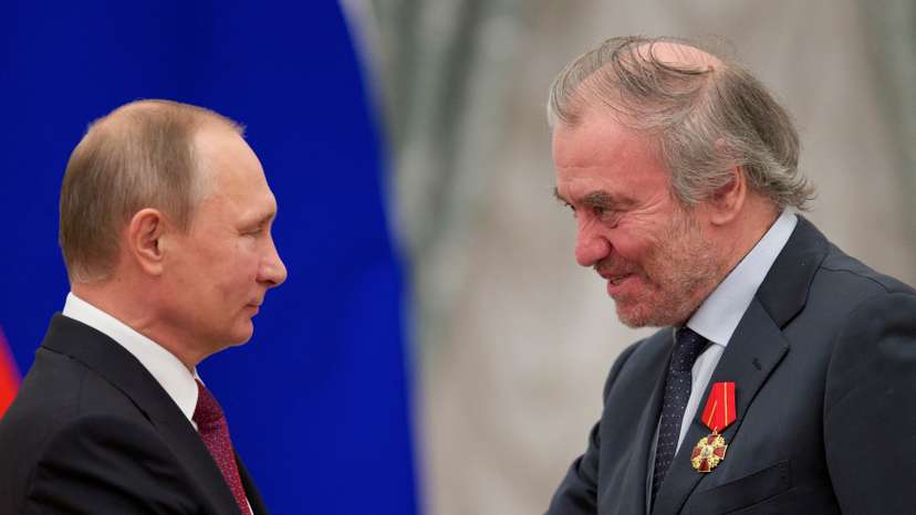 FILE PHOTO: Russian President Putin awards Mariinsky Theatre's Artistic Director Gergiev during a ceremony at the Kremlin in Moscow