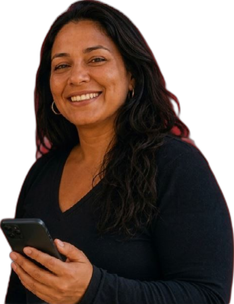 Pais olhando juntos para um celular