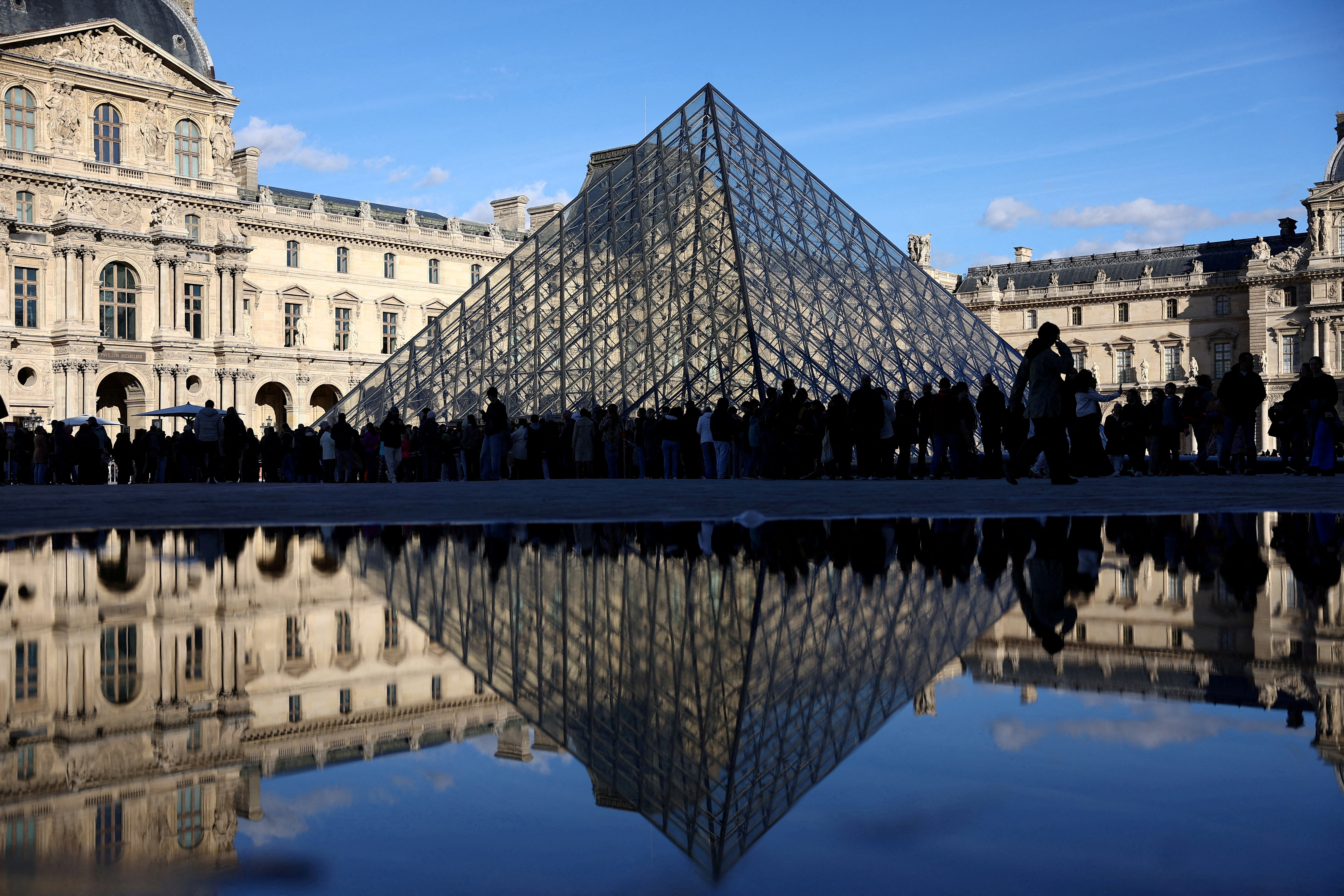 FILE PHOTO: Suspects in the Louvre heist case arrested by French police