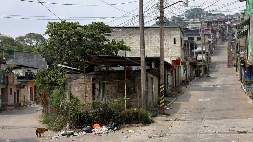 Mass displacement as residents flee gang violence, in Tila