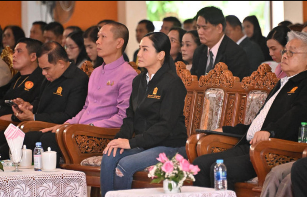 Education Minister Narumon Pinyosinwat was photographed wearing ripped jeans