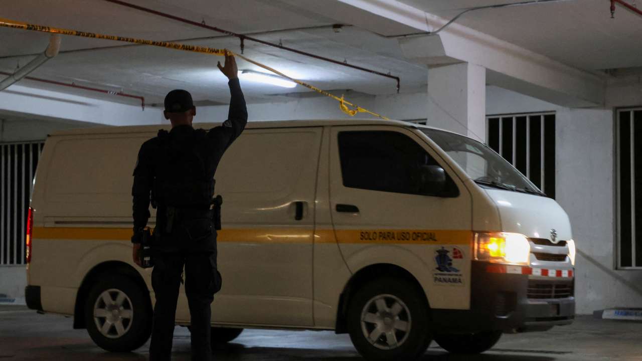 Officials search CK Hutchison offices in Panama