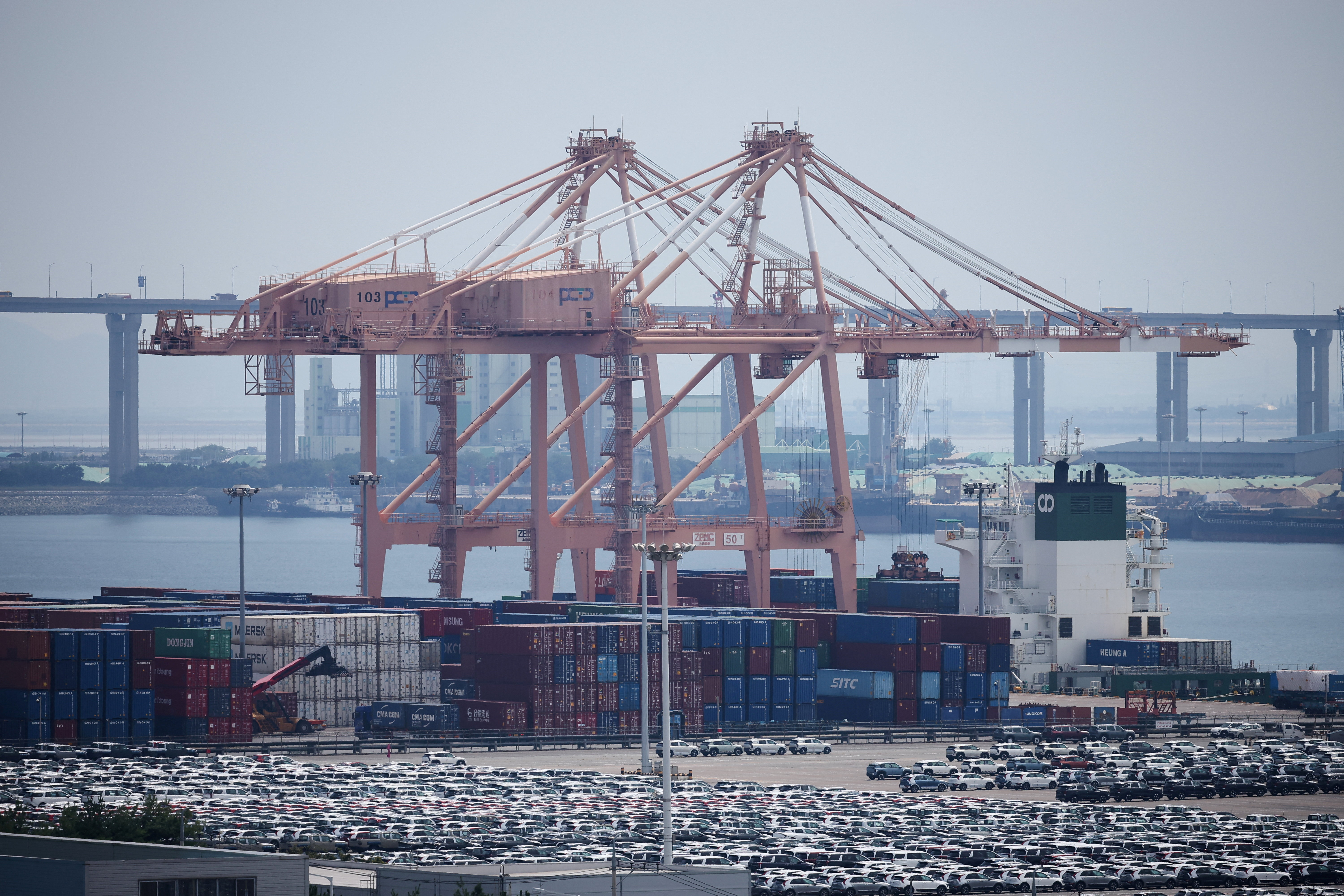 Trump says US will set 15% tariff on South Korean imports under new deal