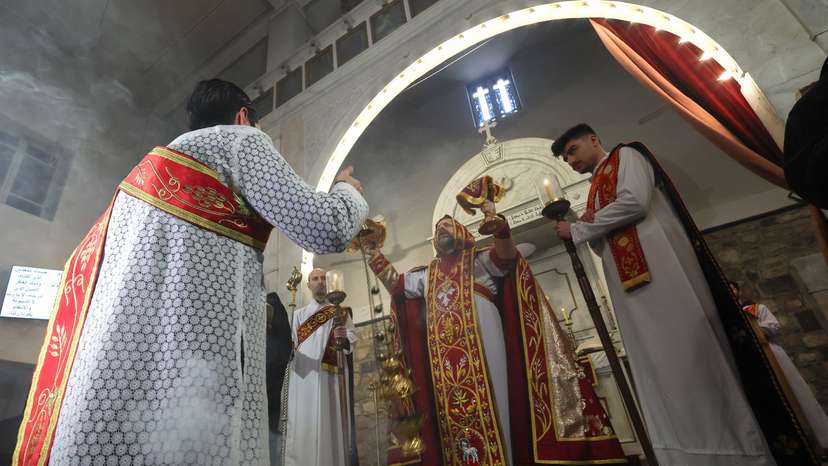 Morning mass in Damascus