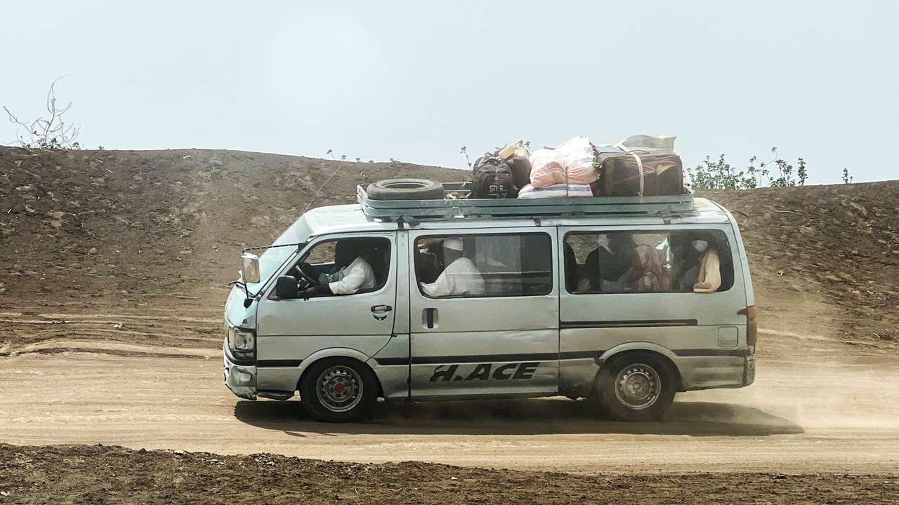Families flee RSF advances in Sudan's El Gezira state